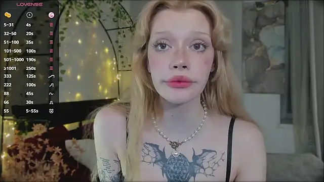 boobsybootie online show from April 2026 08:42:02 PM