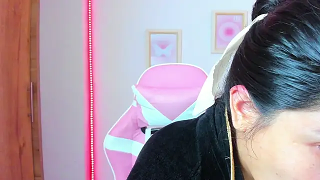 ammy lopez online show from December 2024 02:24:01 AM