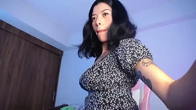 maggie kay online show from October 2025 04:00:01 PM