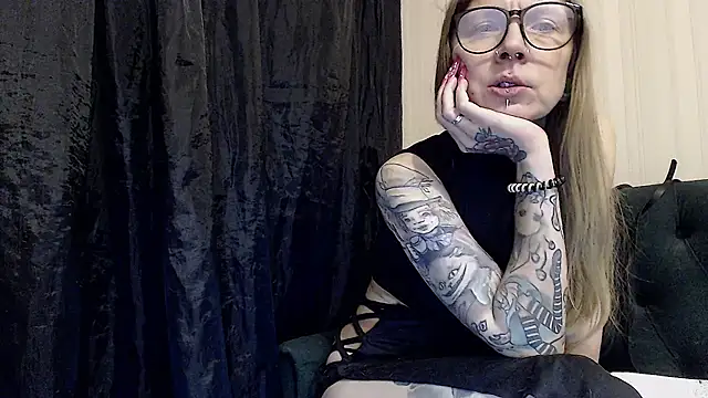 Snapshot of alexandra_zaryanova chatting on October 2025 03:13:02 PM alexandra zaryanova online show from October 2025 03:13:02 PM