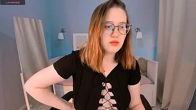 Charmy Gracy online show from September 2025 10:57:02 AM