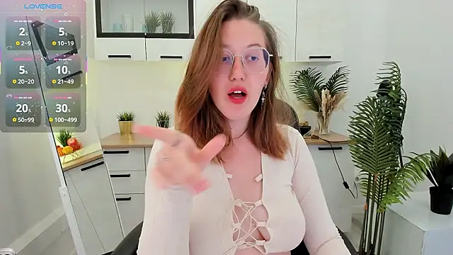 Charmy Gracy online show from April 2026 11:39:01 AM