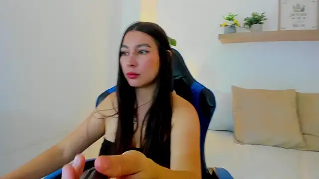 Snapshot of bella_99_ chatting on June 2026 12:00:02 PM bella 99 online show from June 2026 12:00:02 PM