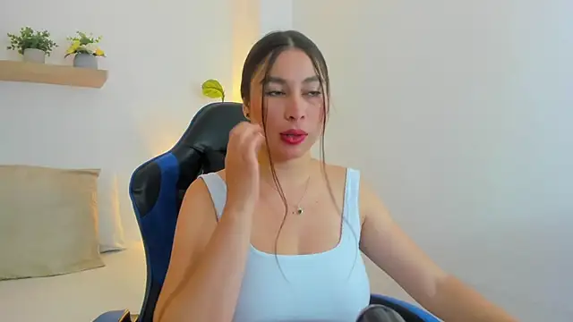 Snapshot of bella_99_ chatting on June 2026 11:27:01 AM bella 99 online show from June 2026 11:27:01 AM