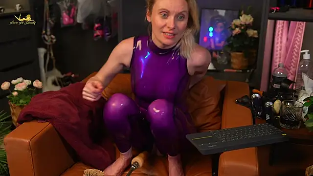 Snapshot of lacie_le_beauty chatting on February 2025 08:53:01 PM lacie le beauty online show from February 2025 08:53:01 PM