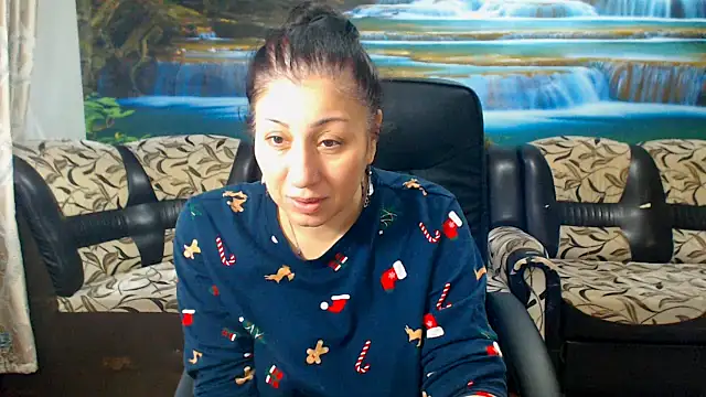 Snapshot of MoistMady chatting on January 2026 06:39:02 AM MoistMady online show from January 2026 06:39:02 AM