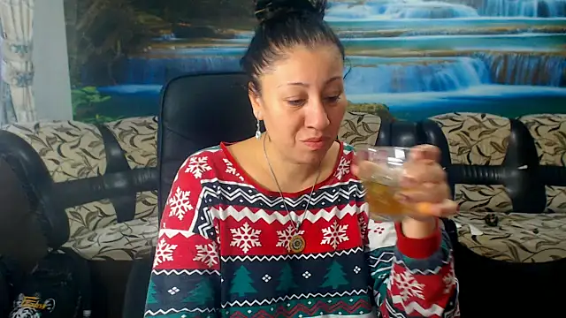 Snapshot of MoistMady chatting on October 2025 04:36:02 AM MoistMady online show from October 2025 04:36:02 AM