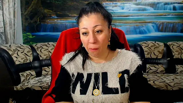 Snapshot of MoistMady chatting on April 2026 03:35:01 AM MoistMady online show from April 2026 03:35:01 AM