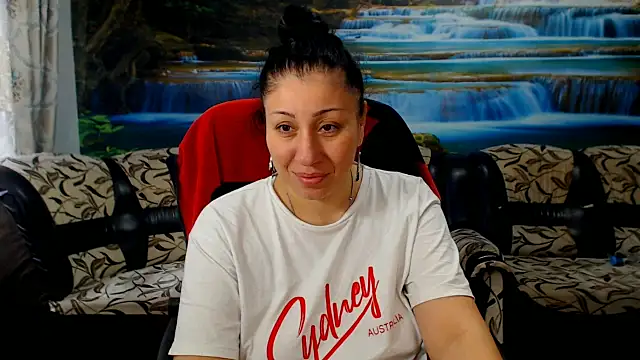 Snapshot of MoistMady chatting on March 2026 05:31:02 AM MoistMady online show from March 2026 05:31:02 AM