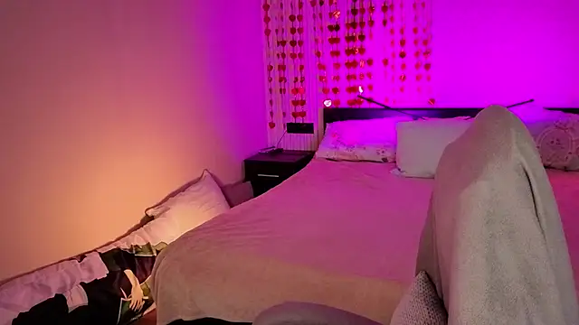 elinanortas online show from April 2026 05:20:01 AM