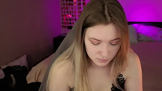 elinanortas online show from April 2026 06:37:02 AM