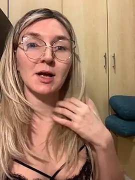 Snapshot of vanda26hot chatting on October 2025 07:10:02 AM vanda26hot online show from October 2025 07:10:02 AM