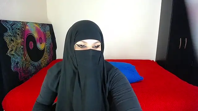 Snapshot of evelyn__salah chatting on April 2026 11:00:02 PM evelyn salah online show from April 2026 11:00:02 PM