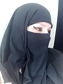 evelyn  salah online show from October 2025 10:09:01 PM