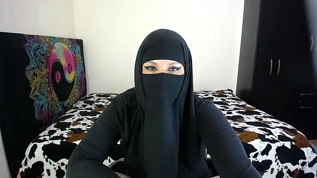 evelyn  salah online show from March 2026 12:17:02 AM