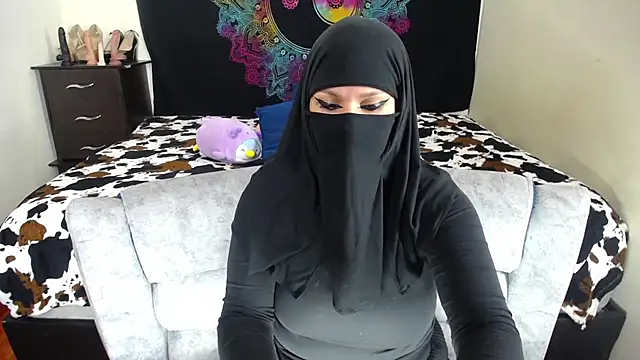 Snapshot of evelyn__salah chatting on December 2025 07:15:01 PM evelyn salah online show from December 2025 07:15:01 PM