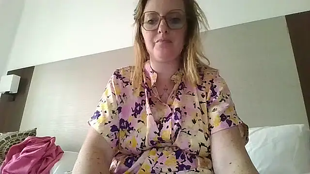 LiquidLeonie online show from April 2026 03:24:02 PM