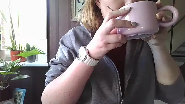 LiquidLeonie online show from March 2026 01:58:01 PM
