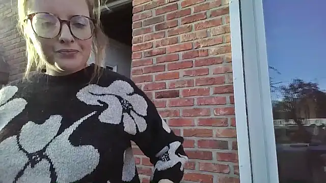 LiquidLeonie online show from March 2026 06:44:01 AM