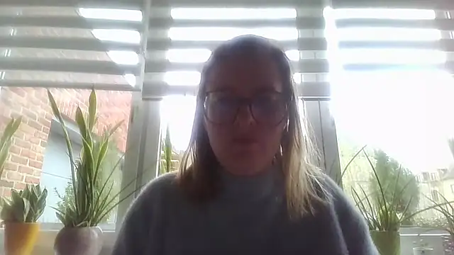 LiquidLeonie online show from March 2026 03:24:01 PM