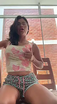 Snapshot of sexi_noemi chatting on March 2025 05:56:02 PM sexi noemi online show from March 2025 05:56:02 PM