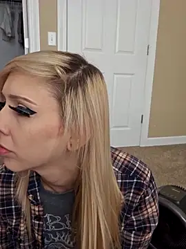 AmethystFoxx online show from February 2026 07:22:01 PM