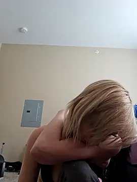 AmethystFoxx online show from March 2026 05:14:02 PM