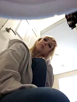 AmethystFoxx online show from April 2026 06:34:02 PM