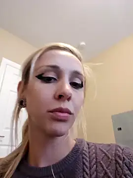 AmethystFoxx online show from October 2025 09:03:02 PM