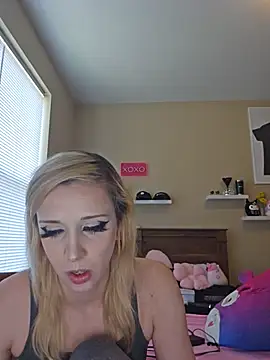 Snapshot of AmethystFoxx chatting on May 2026 05:30:02 PM AmethystFoxx online show from May 2026 05:30:02 PM
