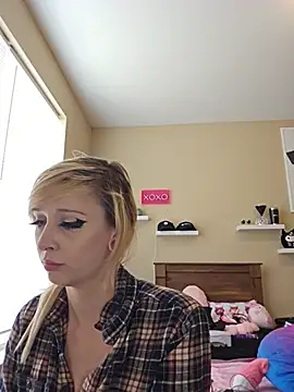 AmethystFoxx online show from June 2026 05:40:01 PM