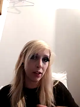 AmethystFoxx online show from November 2025 09:40:02 PM