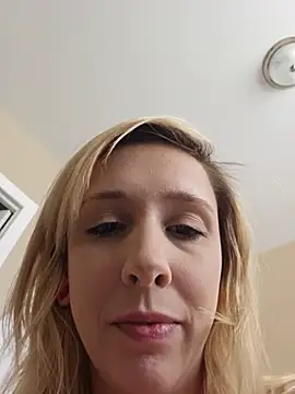AmethystFoxx online show from July 2026 07:42:02 PM