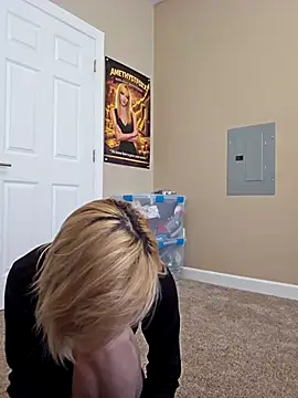 AmethystFoxx online show from April 2026 06:36:01 PM