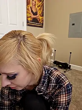 AmethystFoxx online show from March 2026 09:44:02 PM