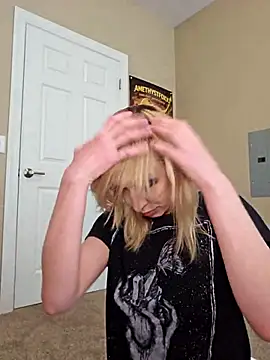 AmethystFoxx online show from April 2026 05:31:01 PM