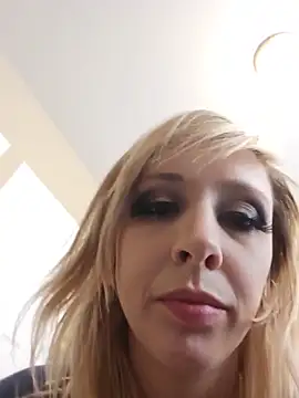 AmethystFoxx online show from June 2026 05:19:01 PM