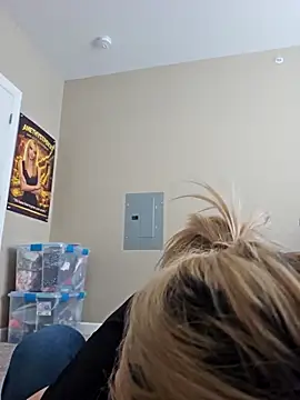 AmethystFoxx online show from April 2026 05:15:01 PM