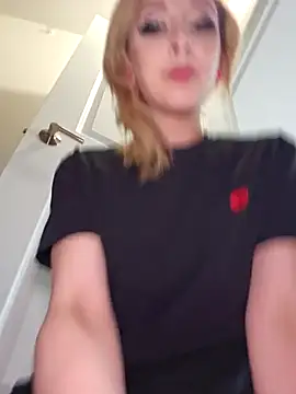 AmethystFoxx online show from April 2026 05:27:02 PM