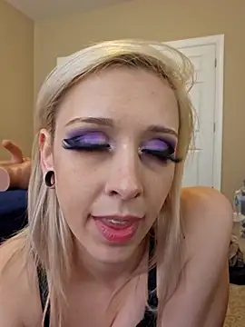 AmethystFoxx online show from September 2025 07:31:01 PM