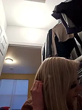 AmethystFoxx online show from January 2026 10:24:02 PM