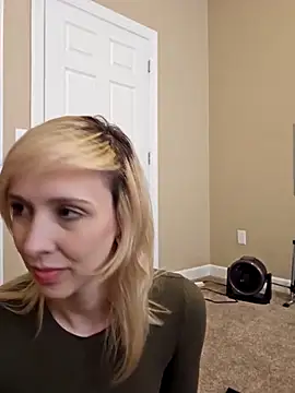 AmethystFoxx online show from February 2026 09:24:01 PM