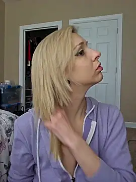 AmethystFoxx online show from February 2026 08:30:02 PM