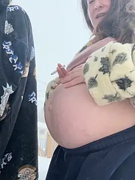 Mini And The Bear online show from April 2026 05:08:02 PM