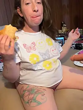 Mini And The Bear online show from March 2026 07:19:01 PM