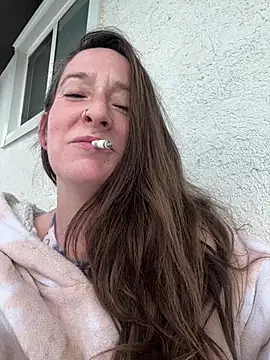 Mini And The Bear online show from March 2026 03:16:01 PM