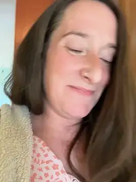 Mini And The Bear online show from May 2026 03:36:02 PM