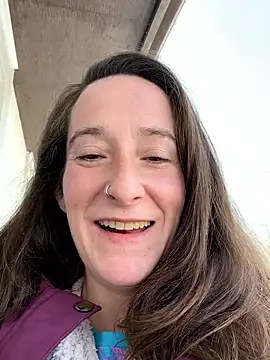 Mini And The Bear online show from February 2026 04:29:01 PM