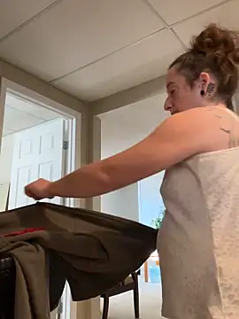 Mini And The Bear online show from February 2026 05:23:02 PM