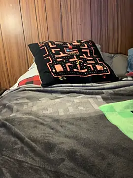 Mini And The Bear online show from February 2026 05:42:02 PM